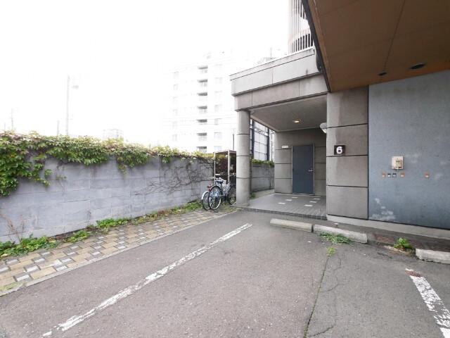 メニーズコート麻生中央