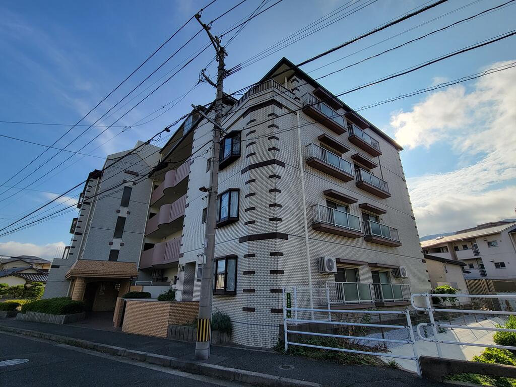 フローラルマンション藤松