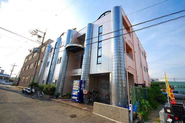 シャルマン津村