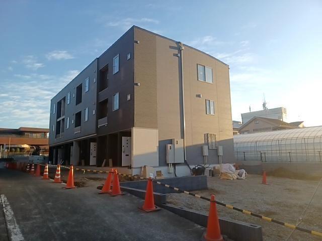 東京都武蔵村山市 3階建 築2年