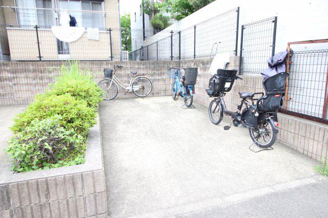 グランシャリオB