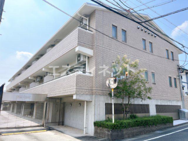 HOLLY HILLS RESIDENCE イースト