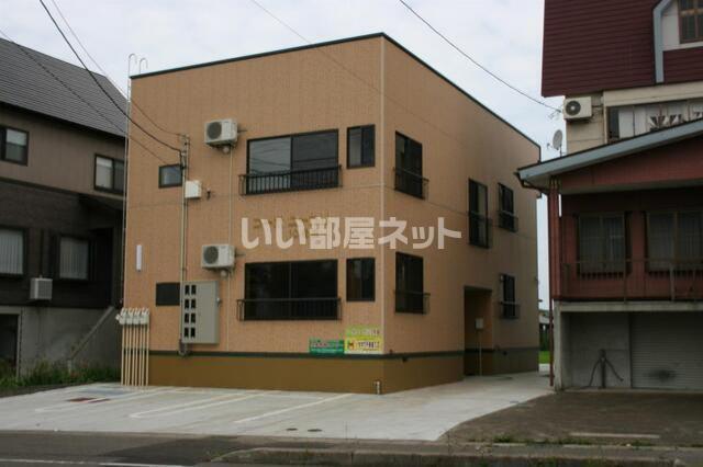 コーポユーカリ10号館(1K/2階)