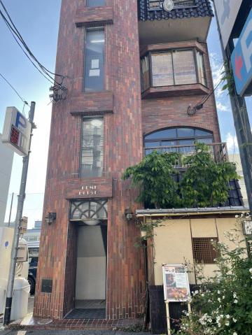デミハウス