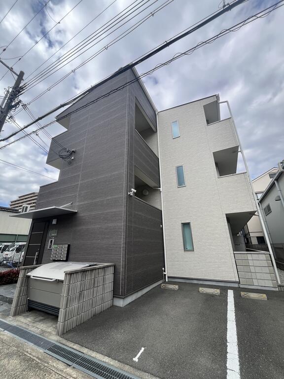アンプルールフェール今津