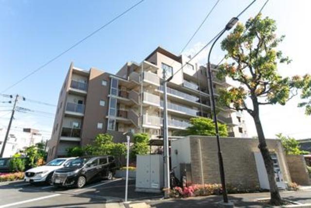 HIGASHIKOMATSUGAWA APARTMENT