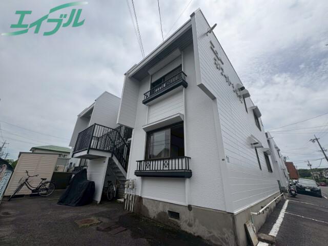 ニューホワイトシャイン A棟