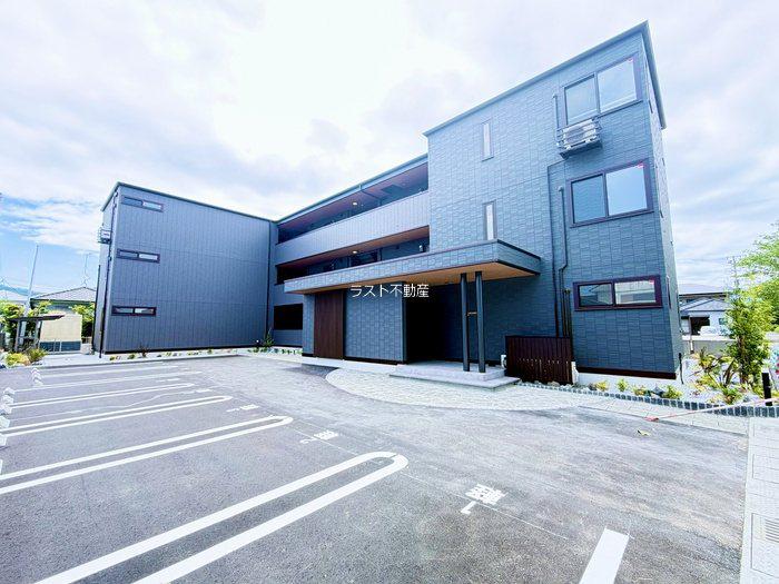 M&S RESIDENCE RIVERSIDE