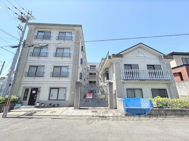 ロイヤルハイツ白川
