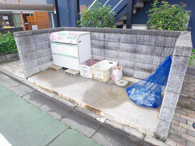 レオパレスポピンズ