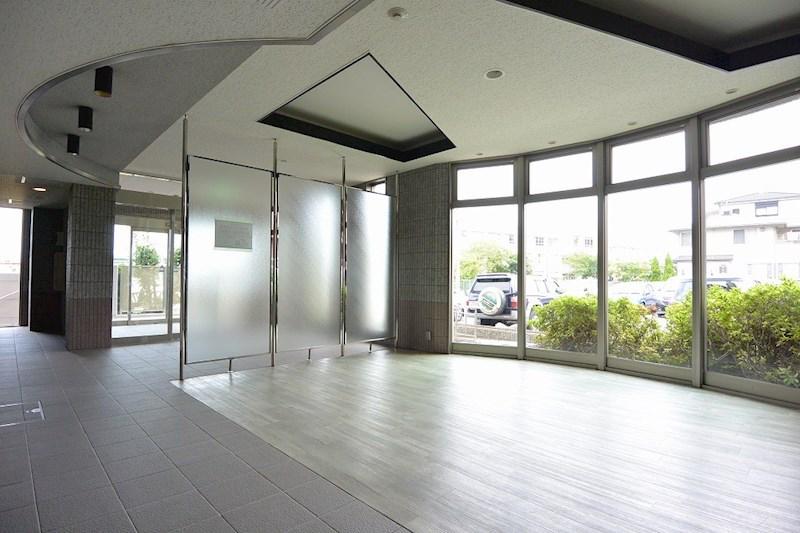 ULTI 磐船駅前