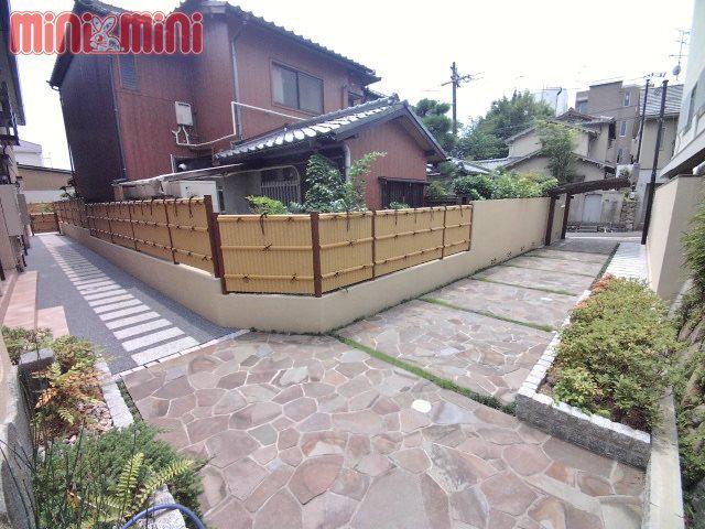 D-ROOM曾和