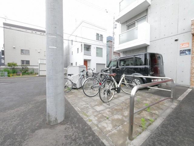 グランドサクセス平岸