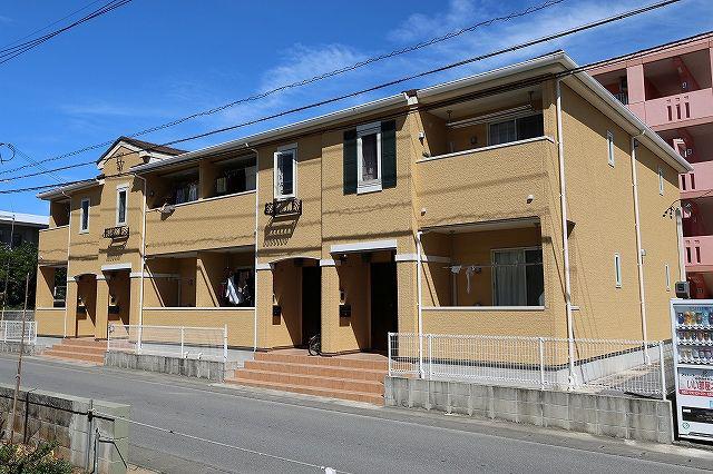 沖縄県沖縄市  築16年