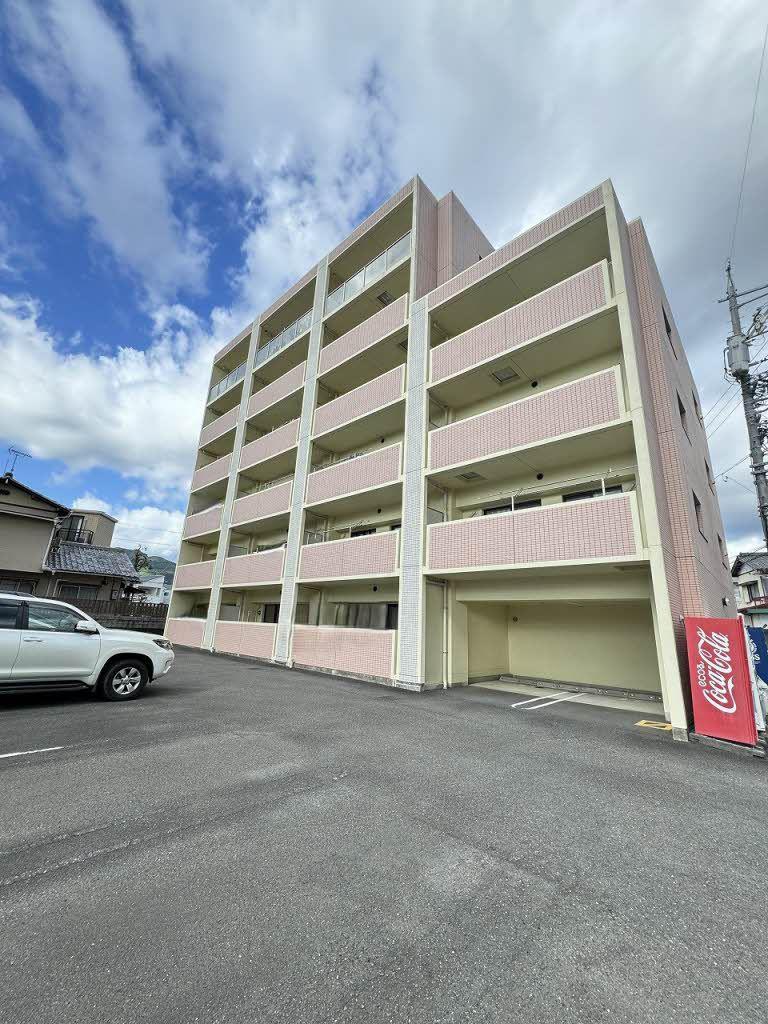 ロイヤルコート籠上 A棟