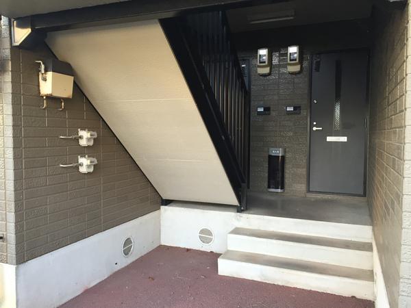 ロイヤルタウン三条八番館