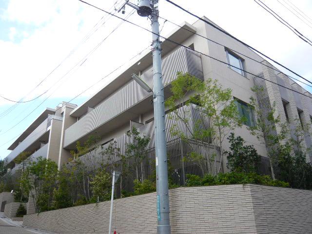 パークリラヴェール代沢