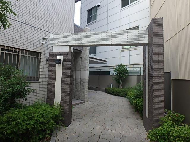 ALICE GARDEN ESAKA 