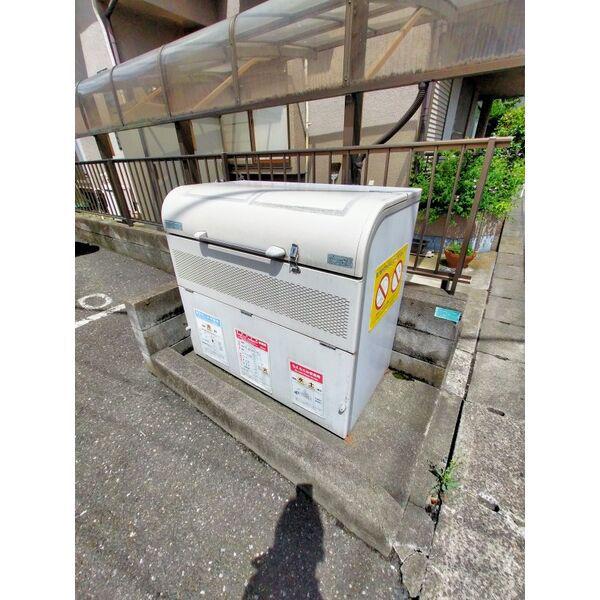 ファミーユ西野