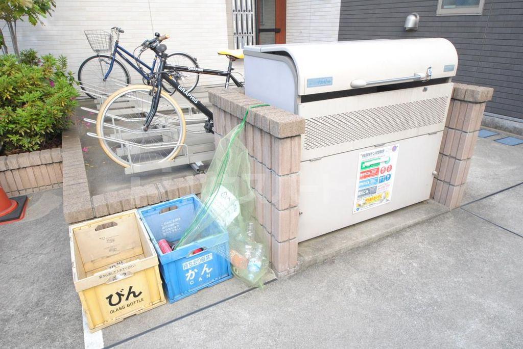 リブリ・東和