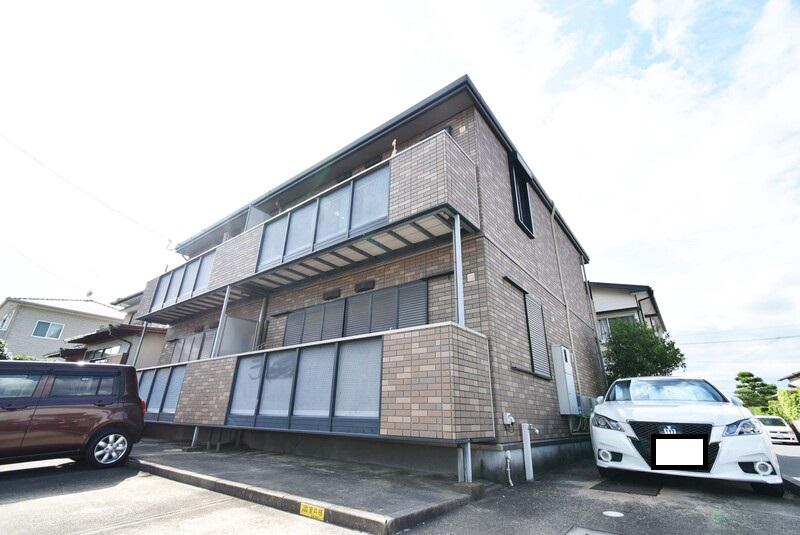 ラテール参番館