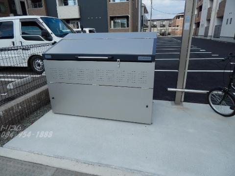 パインツリー B棟