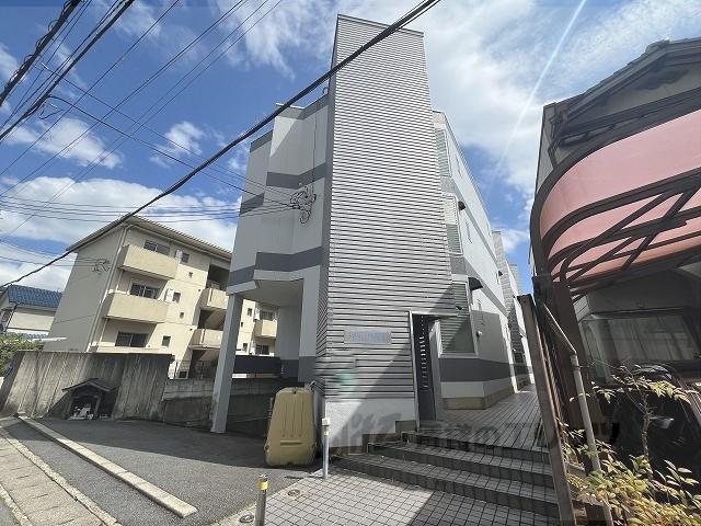 イーストハウス