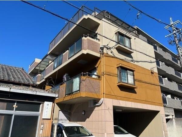 ファミーユ城西