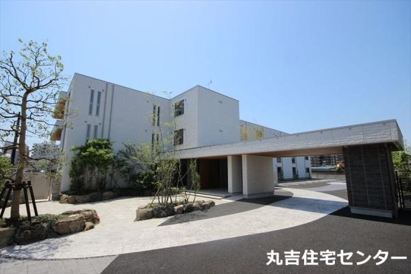 GRAND STAGE