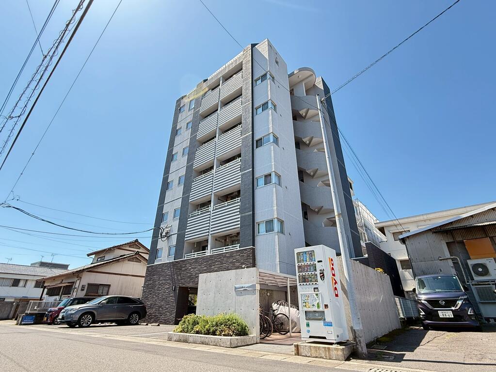 ビーシャイン