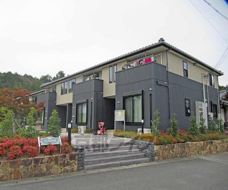 ヴィラ宮の前