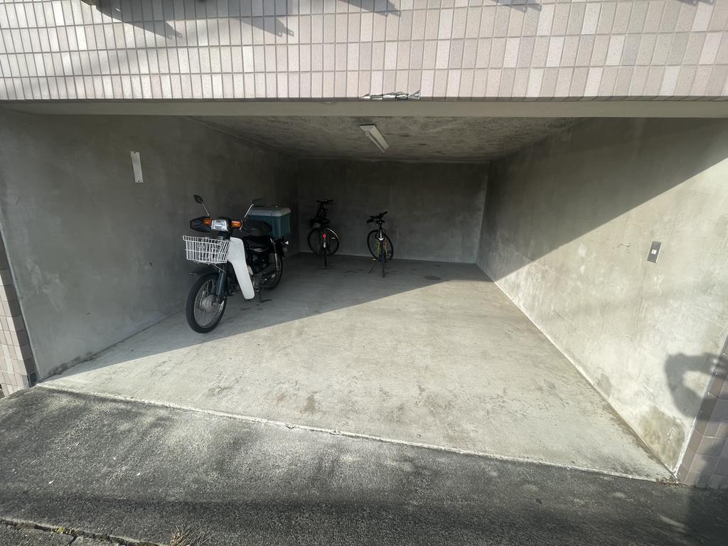 八木山松波ビル