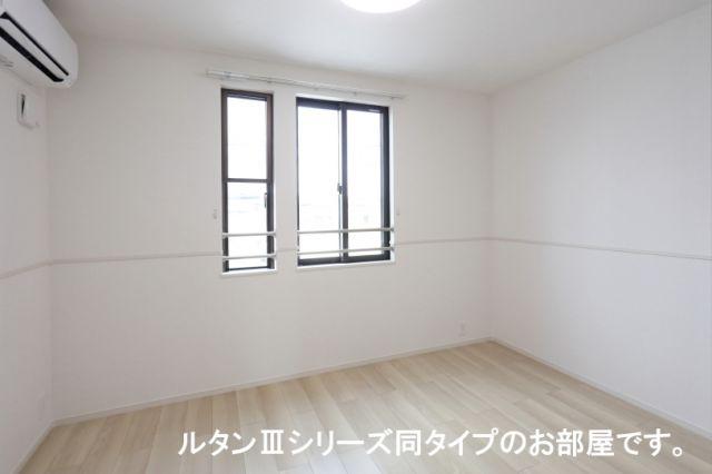 ポローニアE