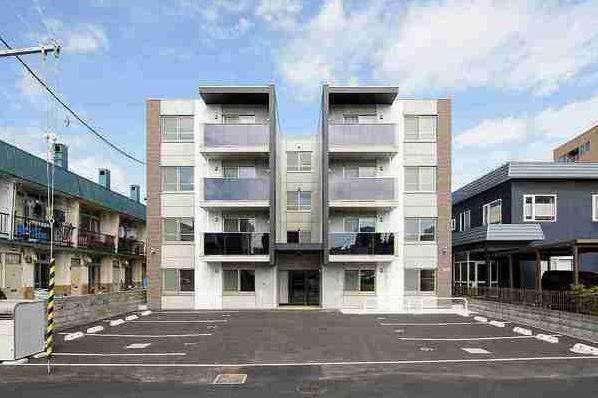 BASE SHIROISHI