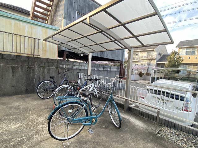 ジュネス山越