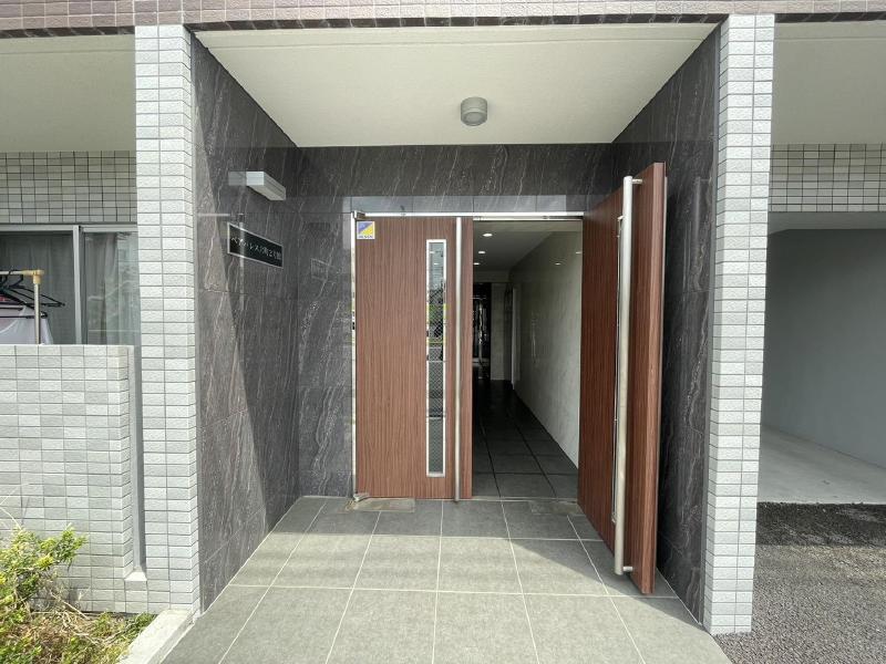 ペアパレス六町2号館