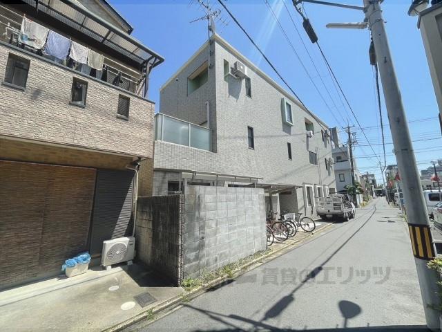 HIRO HOUSE