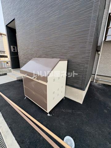 クレスト寺家駅前II