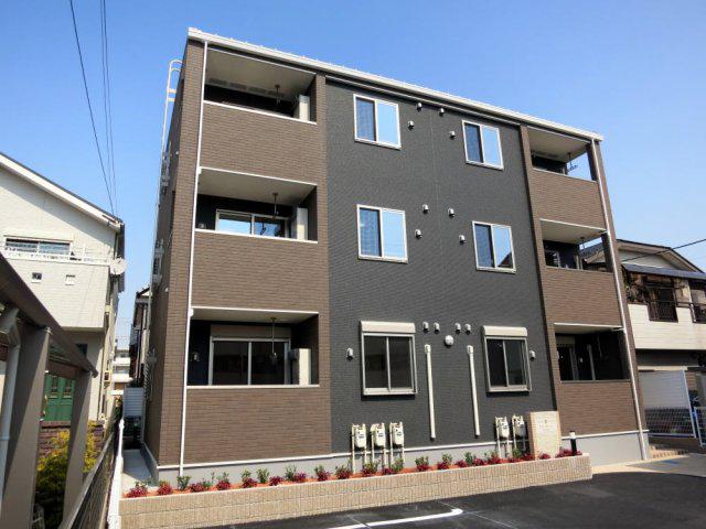 エムステージ