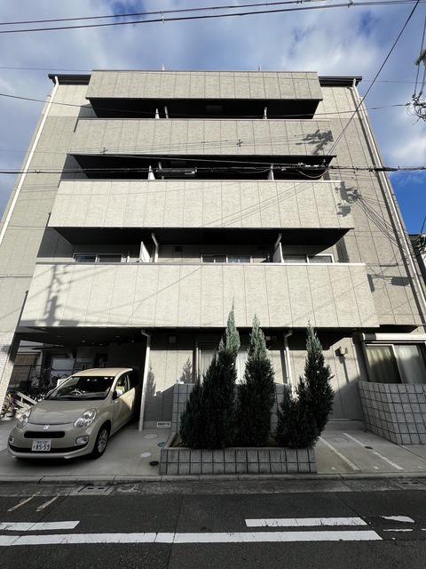 エヌエムスワサントキャトルズ