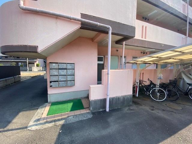 リアナ中須町アパートメント