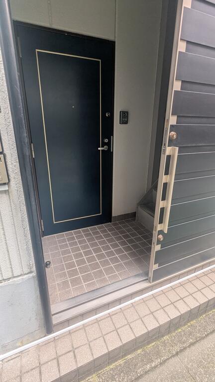 Fビル