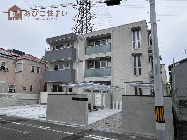 トリシア遠里小野