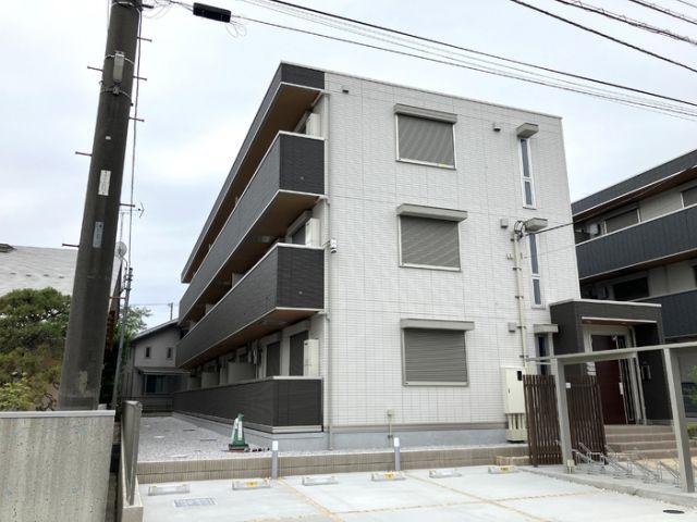 ノーブルラフィネ万平町 B