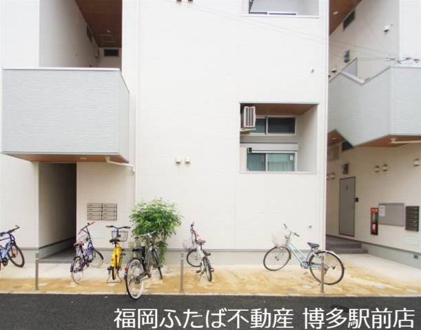 LAVERT吉塚