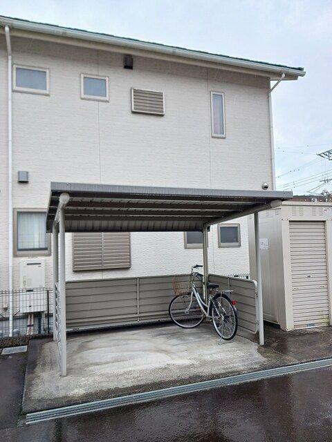 ACROSS・BEN-Y