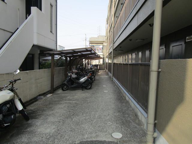 シャトルウッド