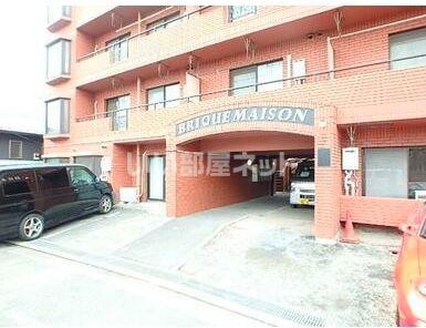 BRICK MAISON1