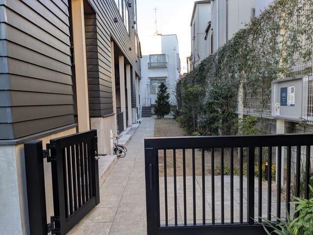 都営大江戸線 牛込柳町駅 徒歩5分 3階建 築7年