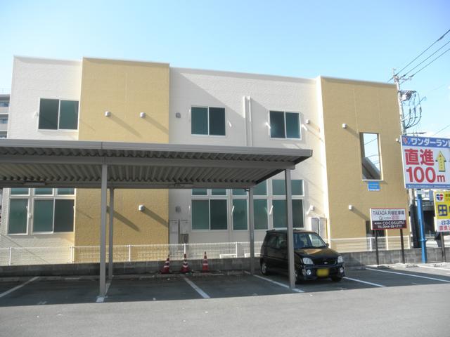 YELLOW HOUSE